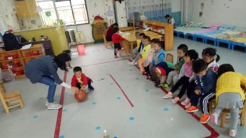 [Family education, hand in hand] the second week of the provincial experimental Tibetan Long Island Park assistant teaching activities